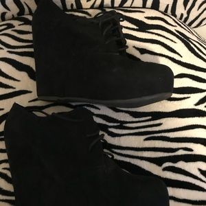SOLD!! Cute black booties!